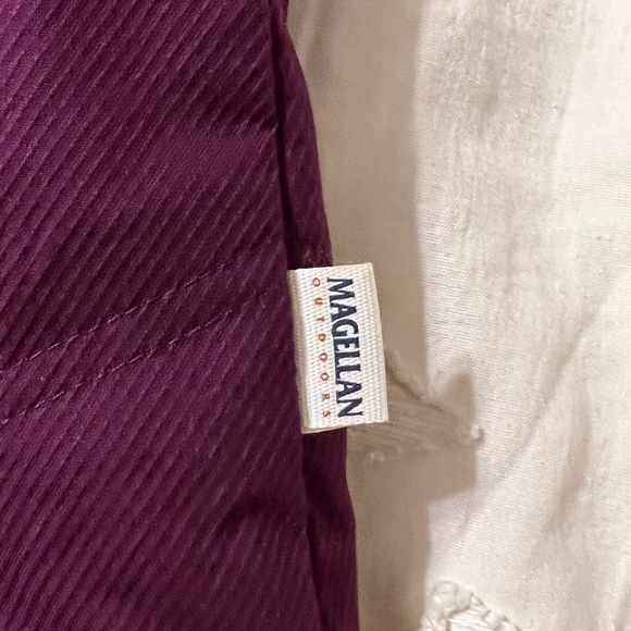 Woman’s XXL Magellan Outdoor classic fit vest - Picture 9 of 12